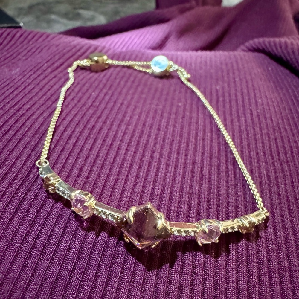 Elegant Gold and Pink Necklace